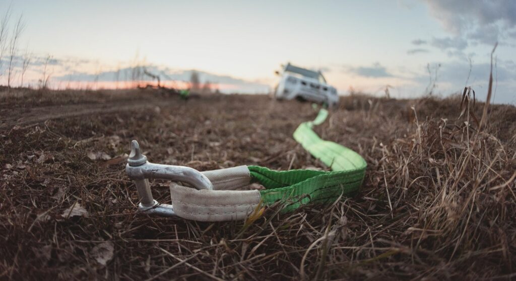 Master effective towing and recovery techniques. Equip yourself for safe and reliable handling during your outdoor journeys.
